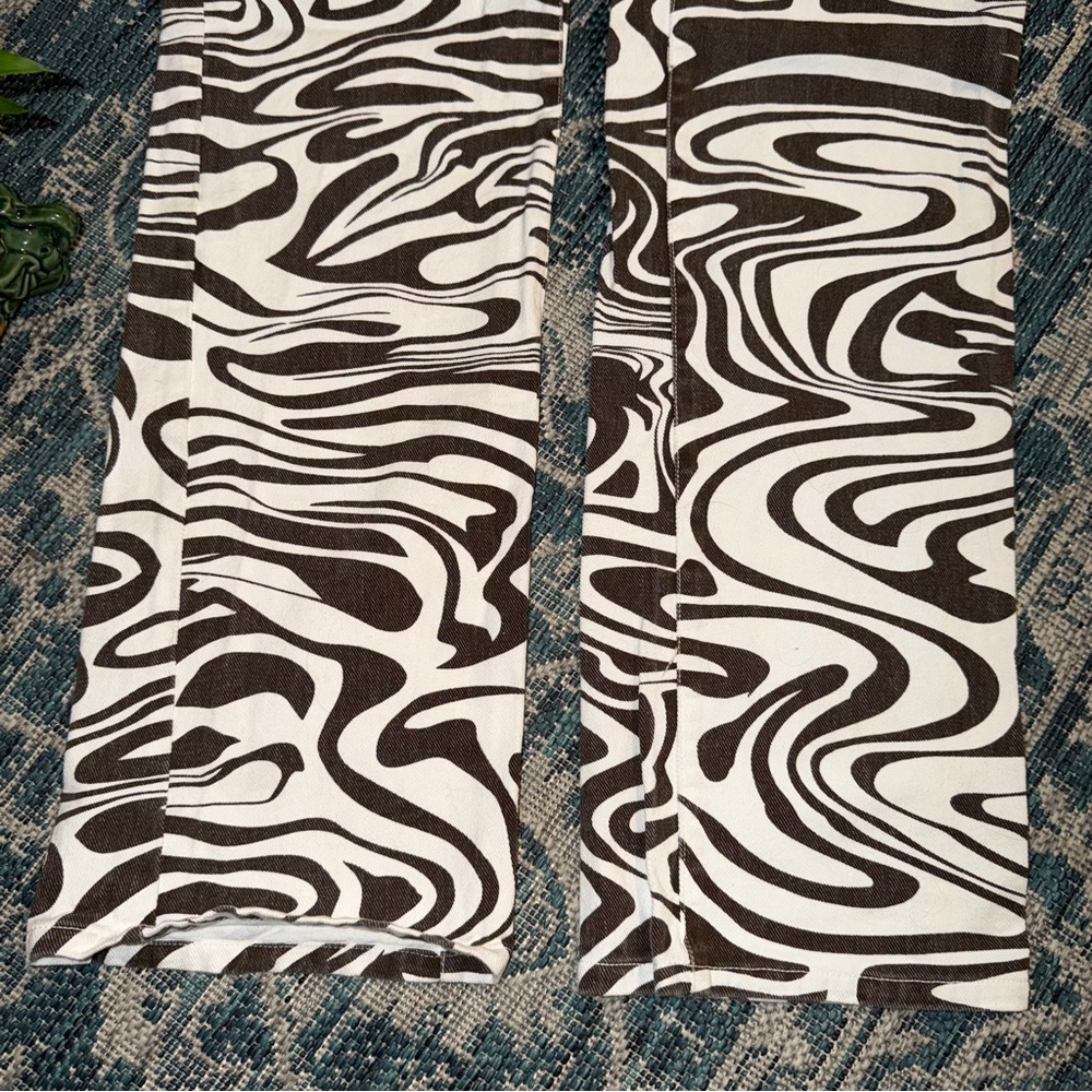 •RSQ• Zebra Print Pants - Picture 5 of 6